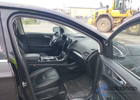 2024 Ford Edge Titanium z USA, uszkodzony, nr VIN 2FMPK4K95RBA45986